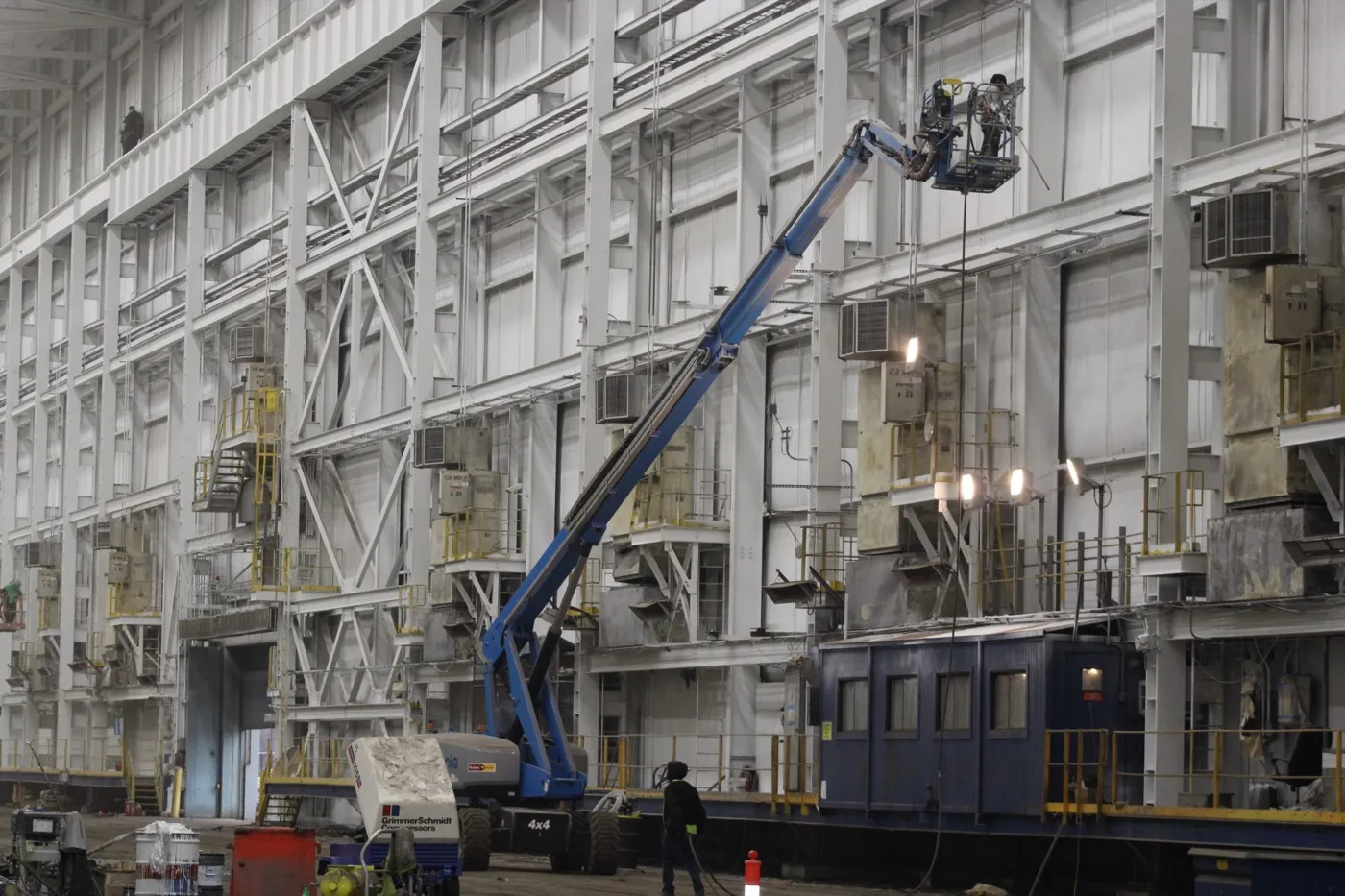 Boom lift structural steel coating project